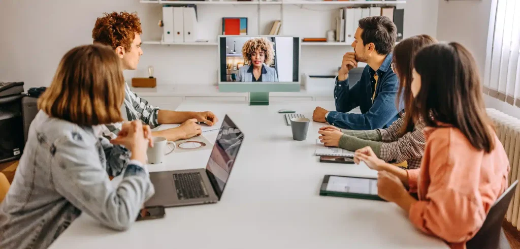 Vistaprint Hybrid Partnership Boosts Revenue & Awareness