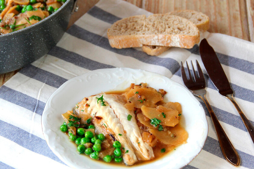 esta receta de lubina (o cualquier pescado blanco) es un guiso fácil y sencillo para comer sano y rico
