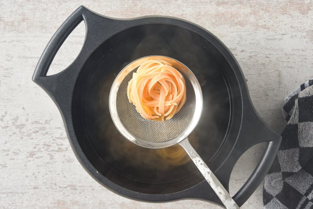 Esta es la mejor forma de recalentar la pasta según los italianos (y no es en el microondas)